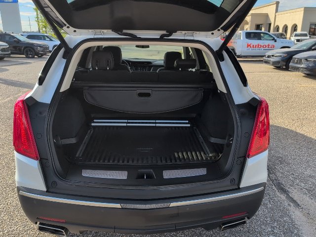 Used 2019 CRYSTAL WHITE TRICOAT Cadillac Premium Luxury AWD image 20