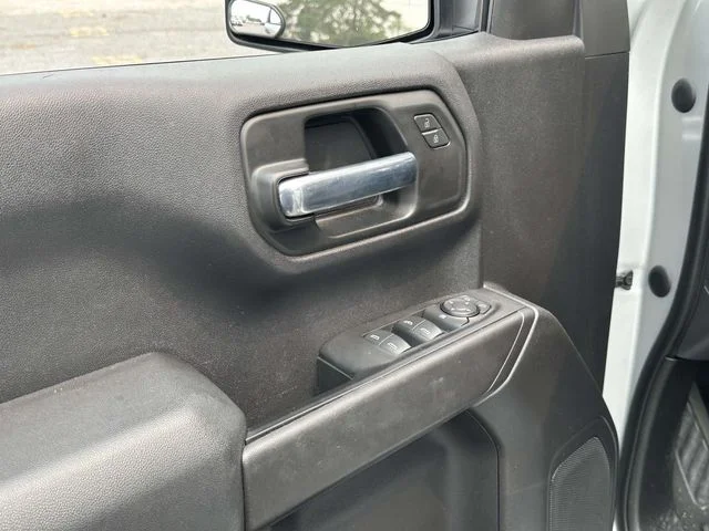 Used 2022 Silver Chevrolet Custom image 28