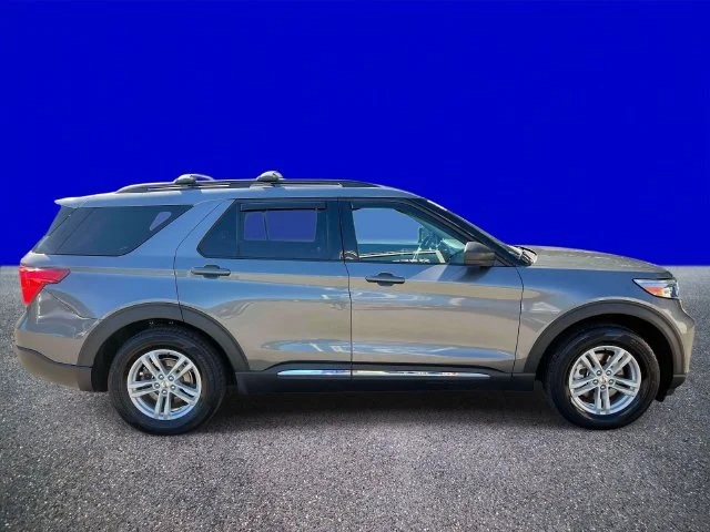 Used 2023 Gray Metallic Ford XLT image 2