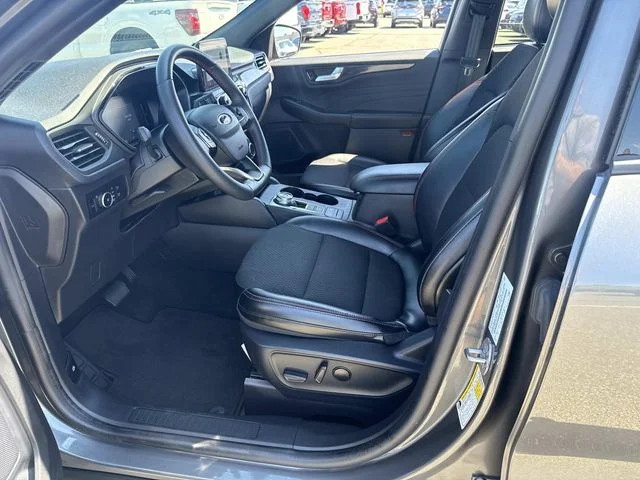Used 2025 Gray Ford ST-Line Select image 18