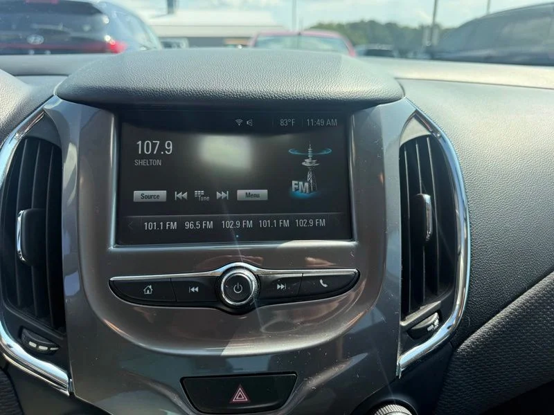 Used 2018 Gray Chevrolet LT image 9