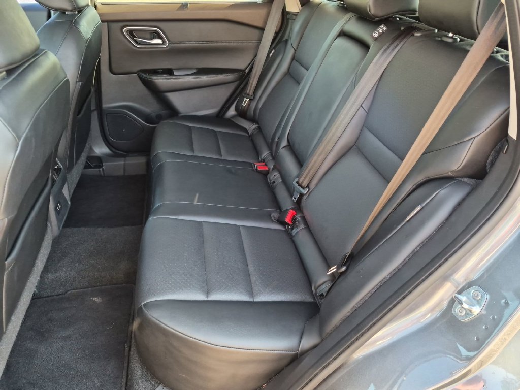 Used 2021 Gray Nissan SV image 28