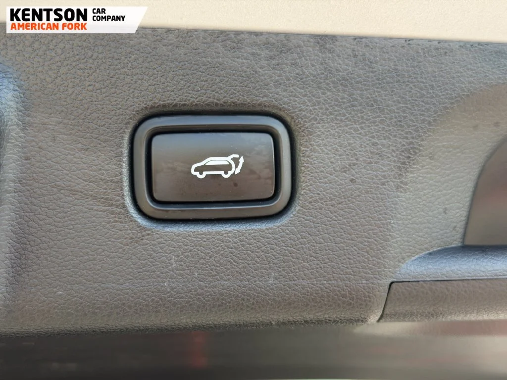 Used 2025 Silver Hyundai SEL image 34