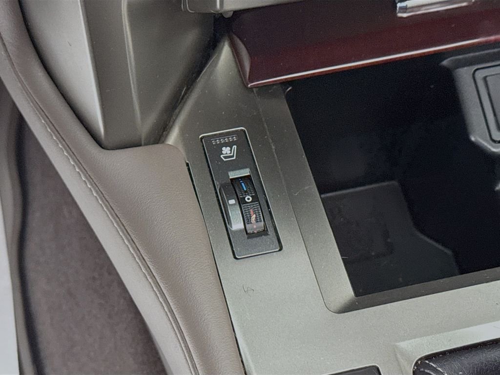 Used 2019 Starfire Pearl Lexus Premium image 23