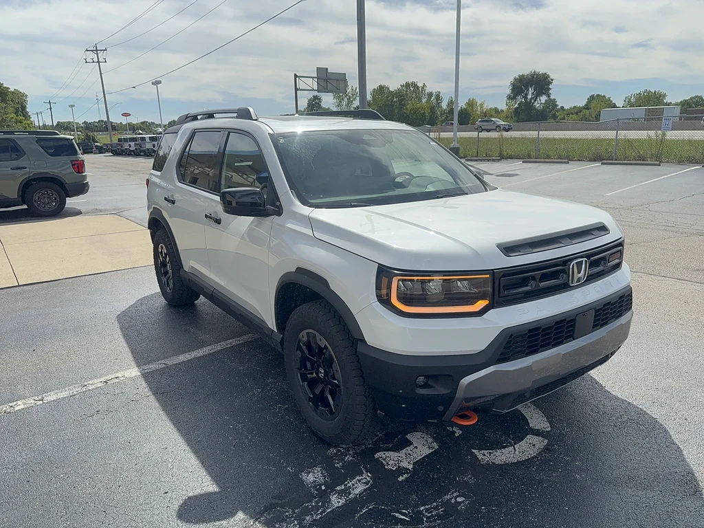 New 2026 Platinum White Pearl Honda TrailSport Elite image 3