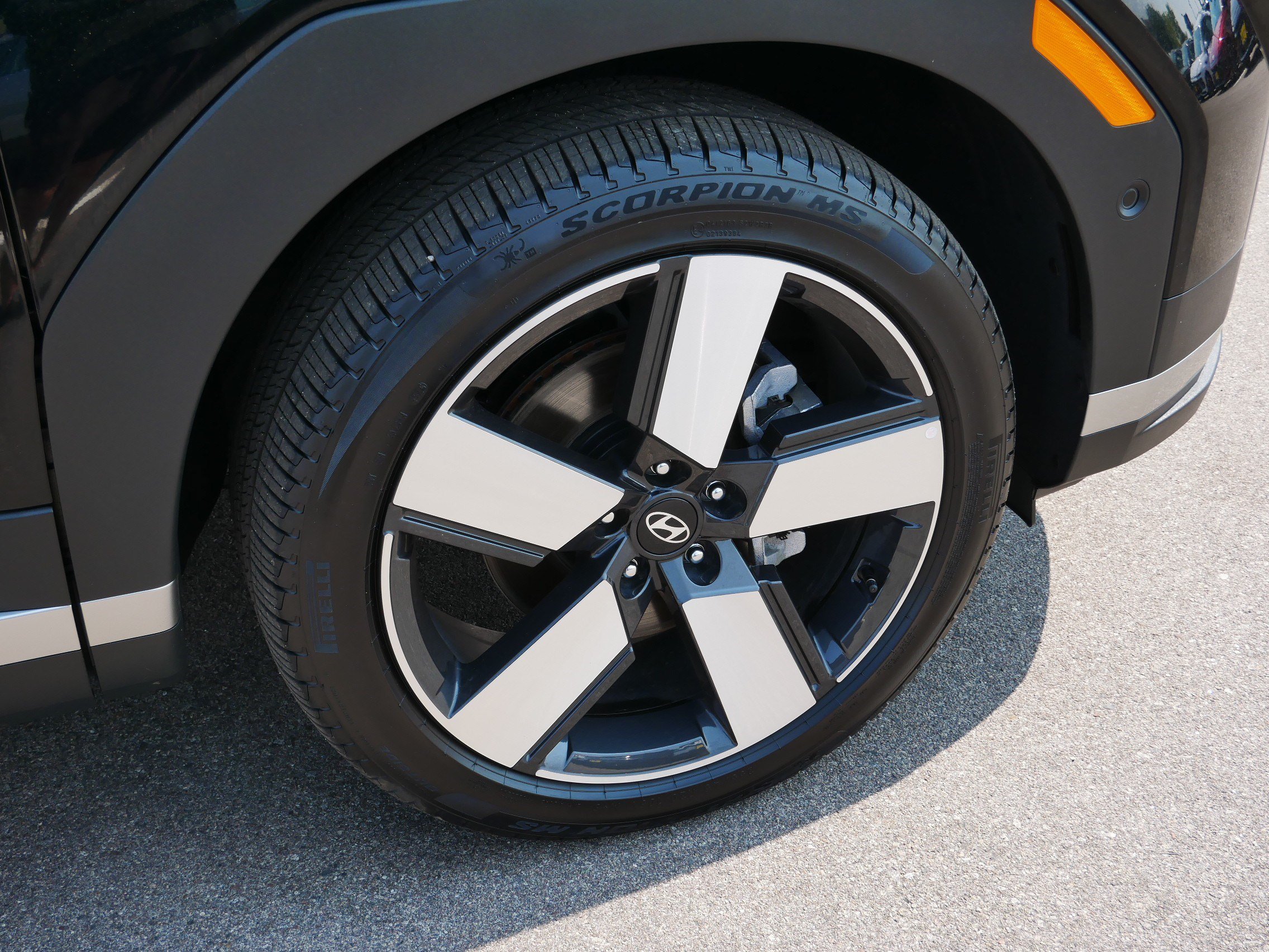 2026 Hyundai Santa Fe Limited - Photo 15