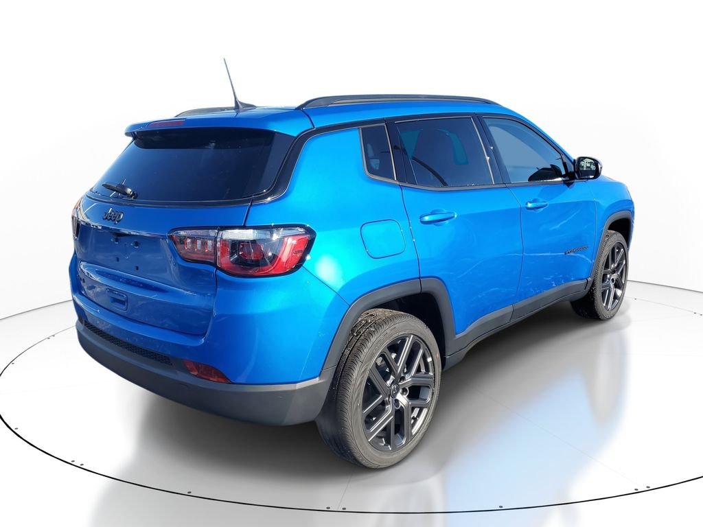 New 2026 Hydro Blue Pearlcoat Jeep Latitude image 3