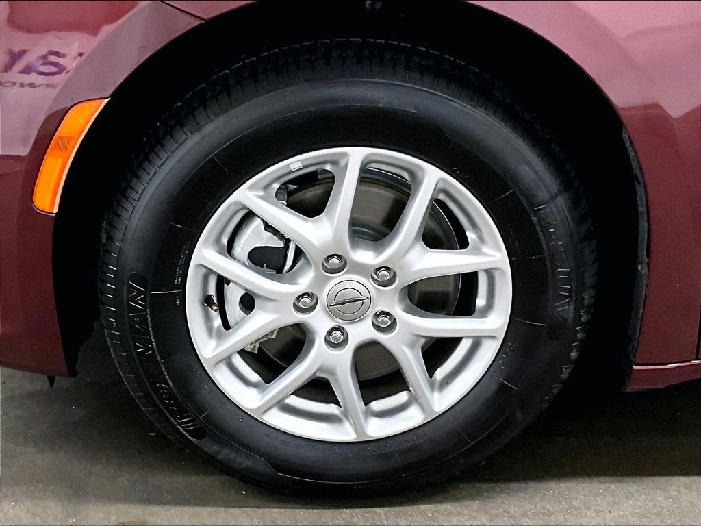 Used 2023 Red Chrysler Touring L image 7