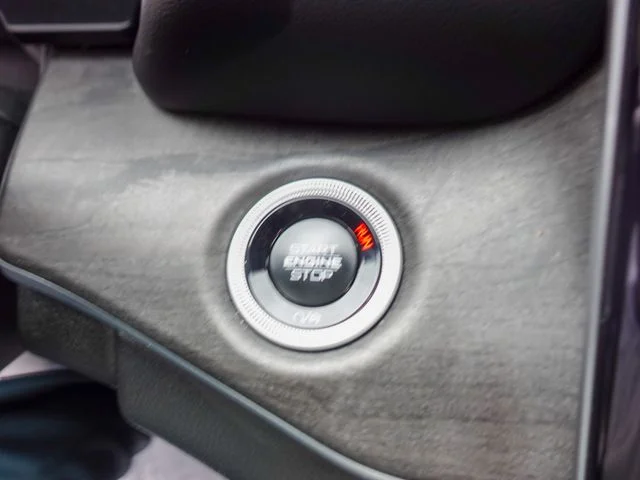 Used 2025 White Jeep Limited image 19