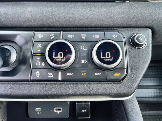 Used 2023 White Land Rover S image 25