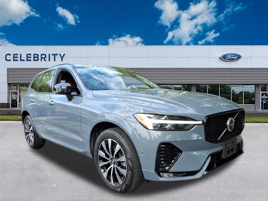 2023 Volvo XC60 B5 Plus Dark Theme AWD's photo