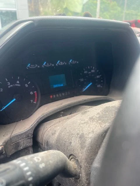 Used 2018 White Ford XL image 9