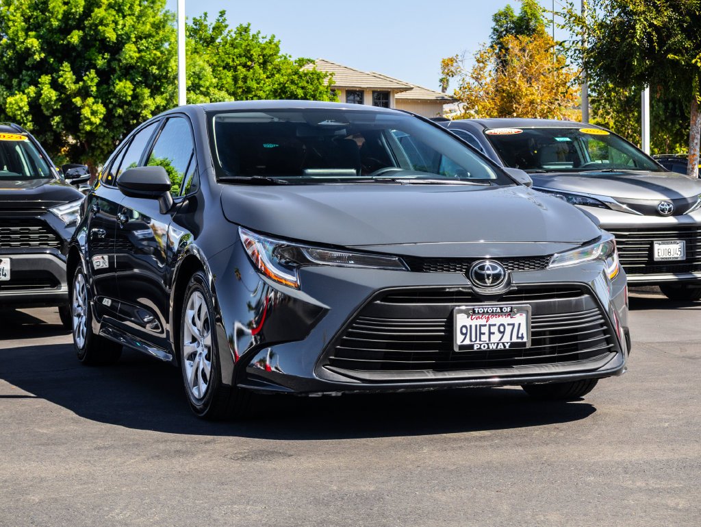 Used 2024  Toyota LE image 2