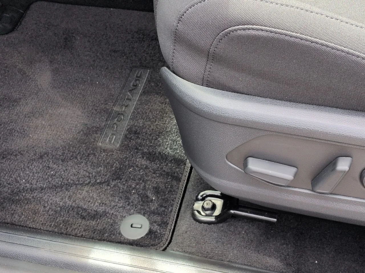New 2026 Glacial White Pearl Kia LX image 36