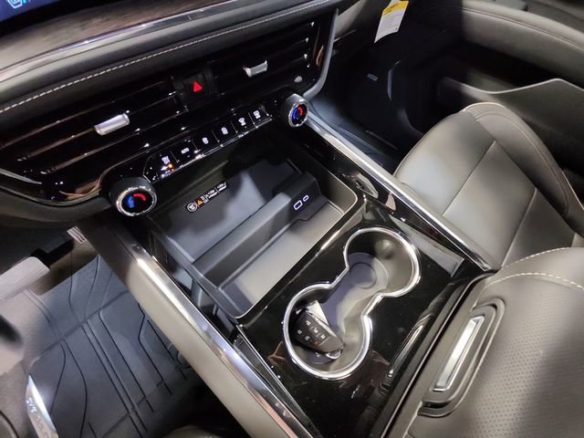 2026 Chevrolet Suburban Premier - Photo 11