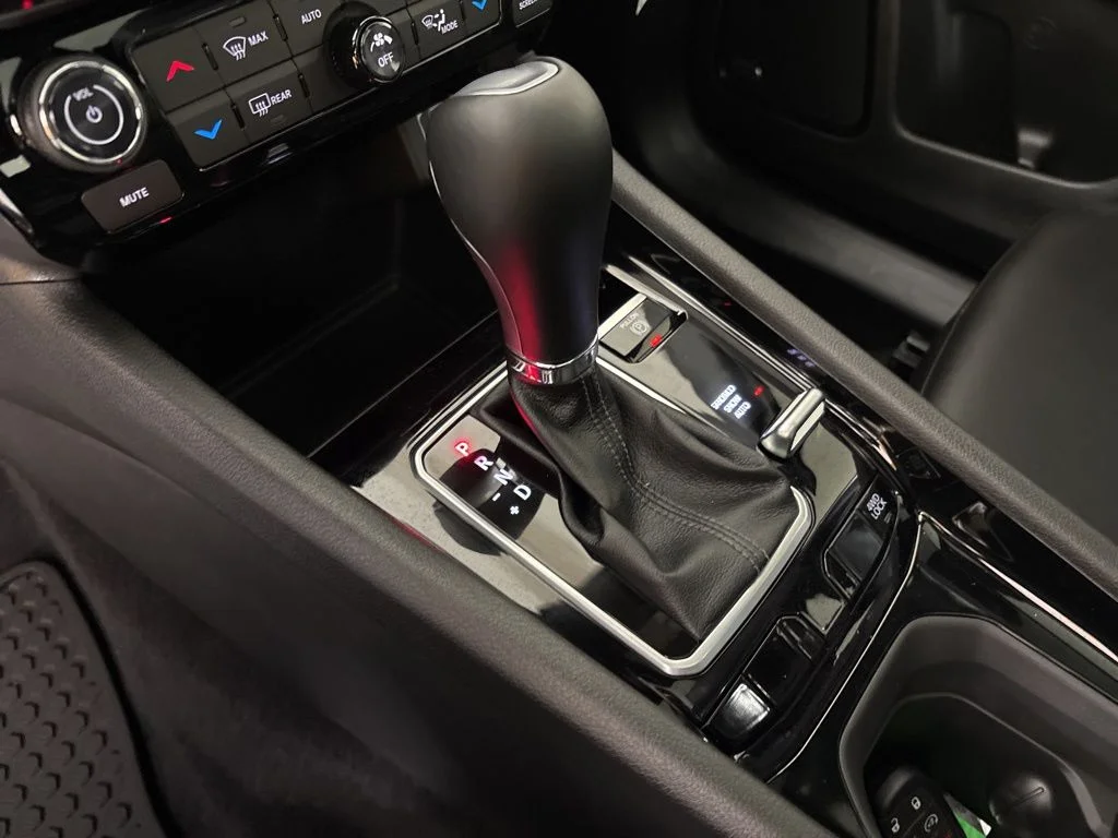 New 2026 White Jeep Latitude image 30