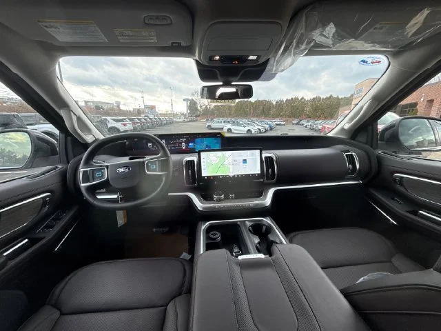 New 2026 Star White Metallic Tri-Coat Ford MAX Platinum® image 20
