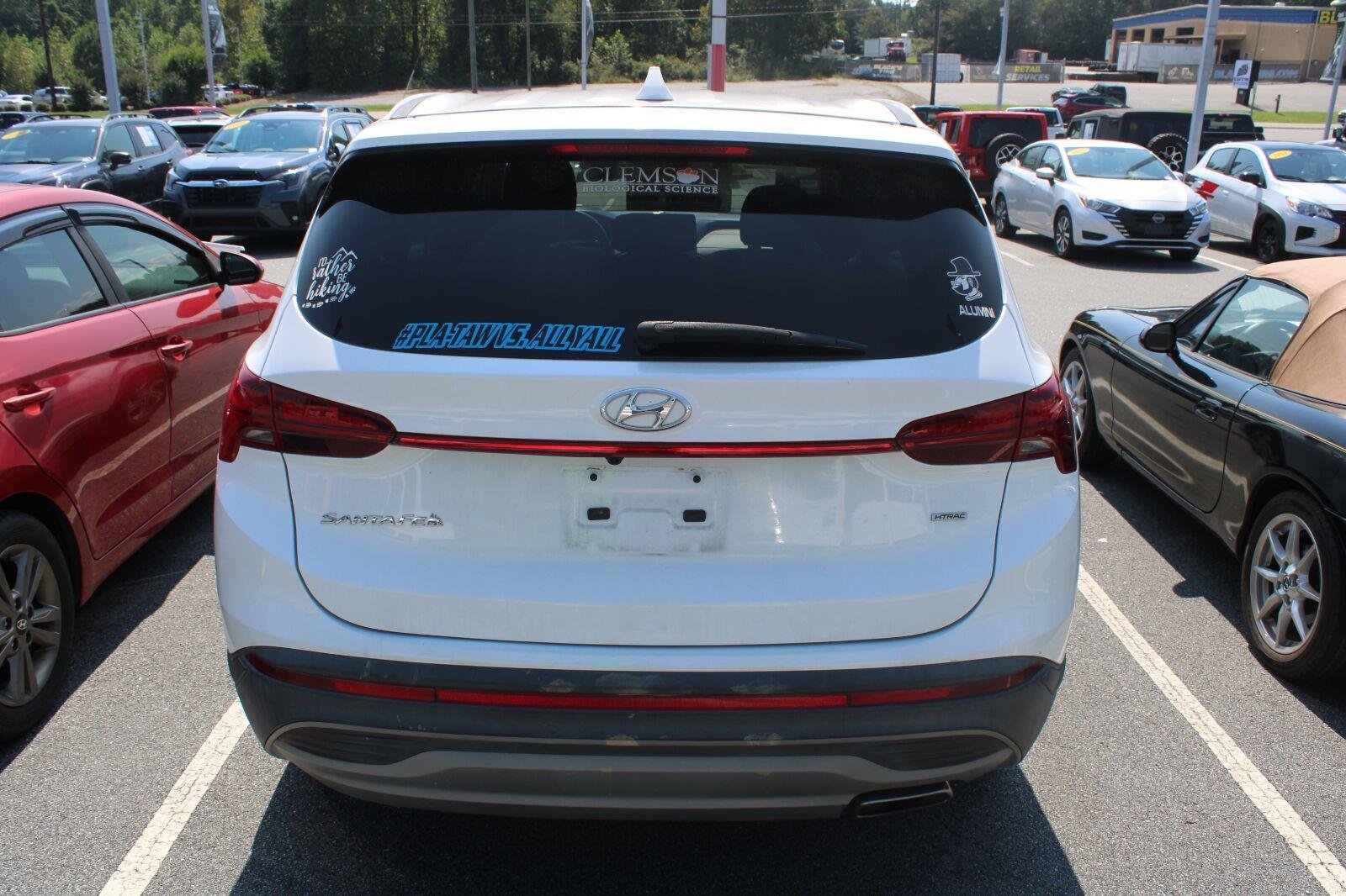 Used 2022 Quartz White Hyundai SE image 7