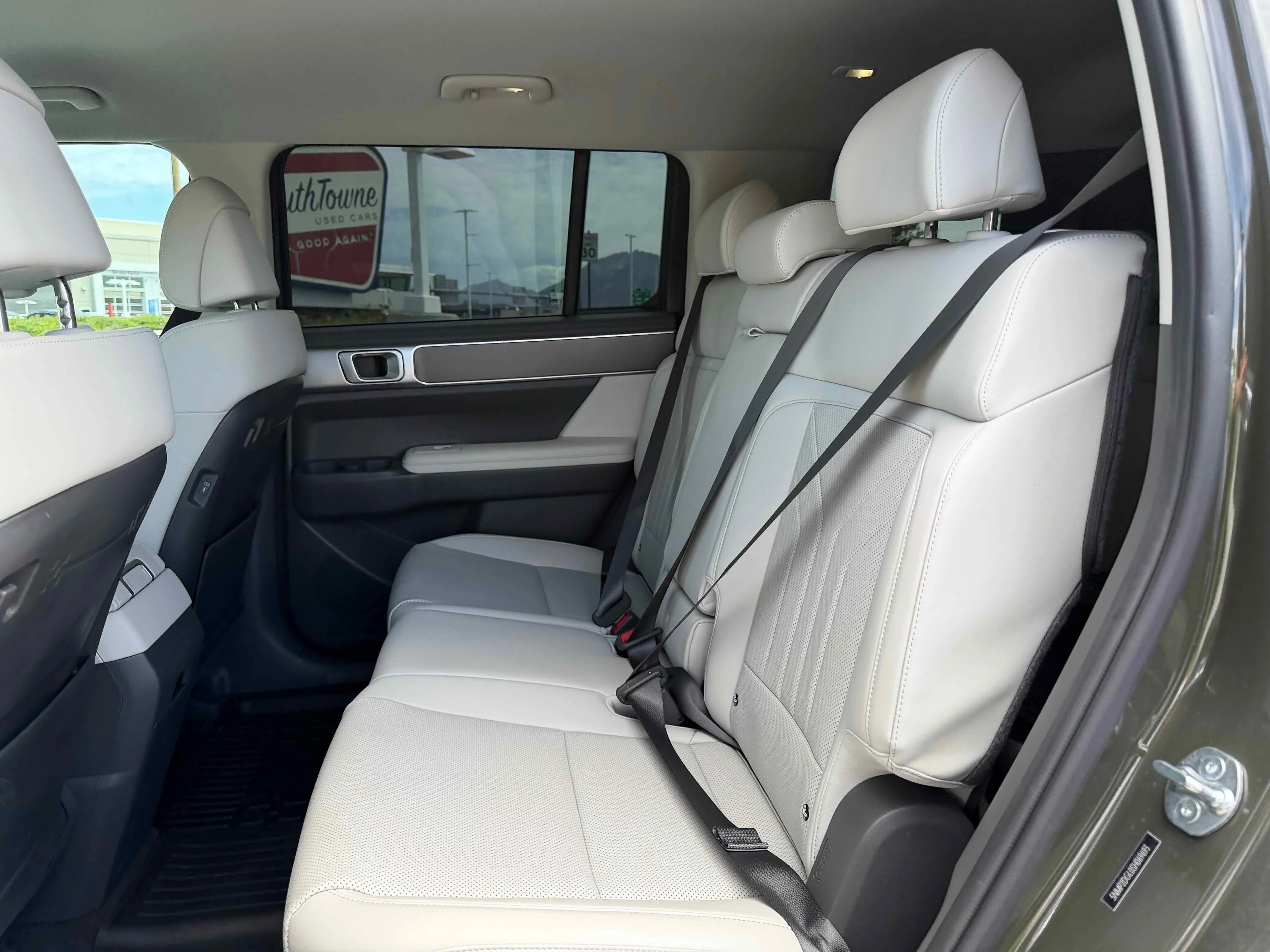 Used 2025 Rockwood Green Hyundai SEL image 25
