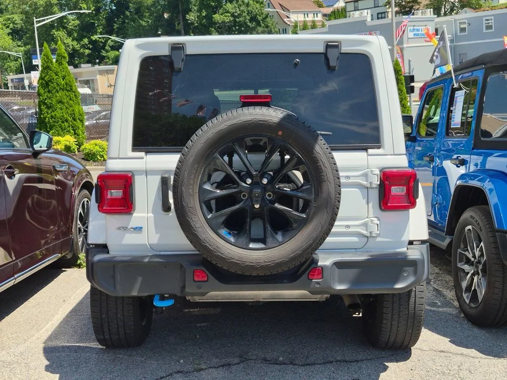 Used 2022 White Jeep Unlimited Sahara 4xe image 6