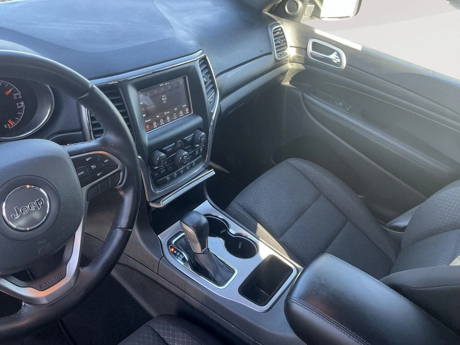 Used 2020 RED JEEP LARE image 13