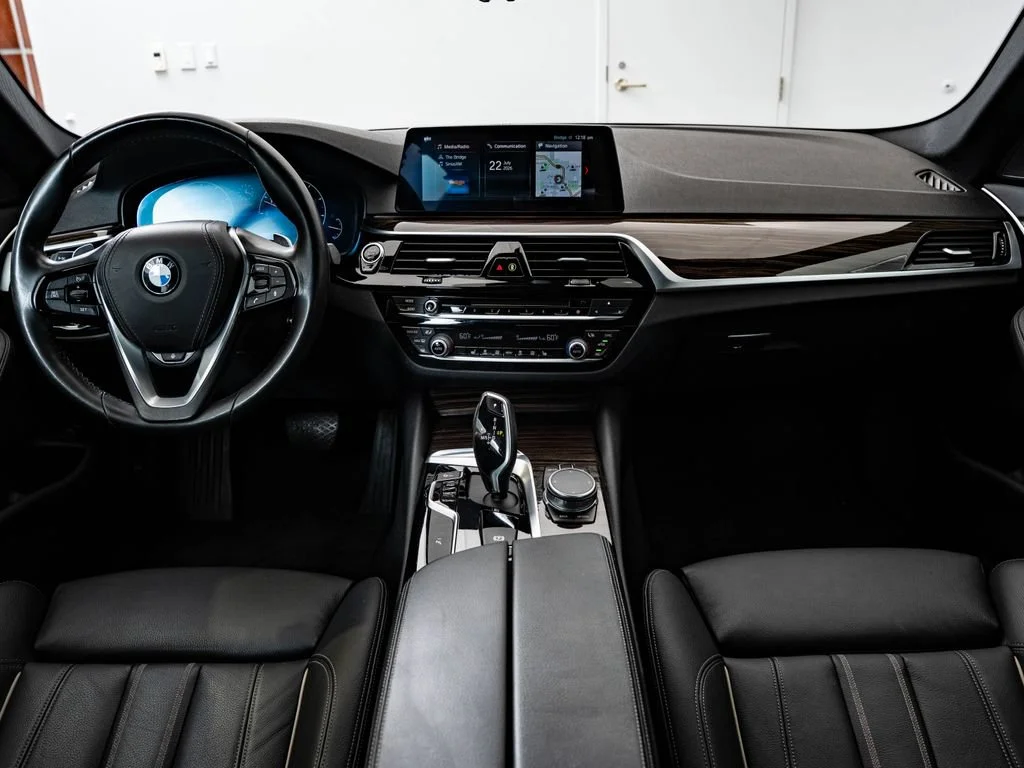 Used 2019 Bluestone Metallic BMW 540i xDrive image 32