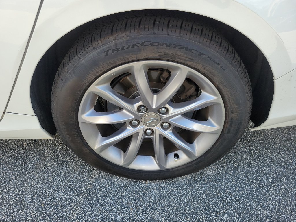 Used 2021 White Acura Base image 6
