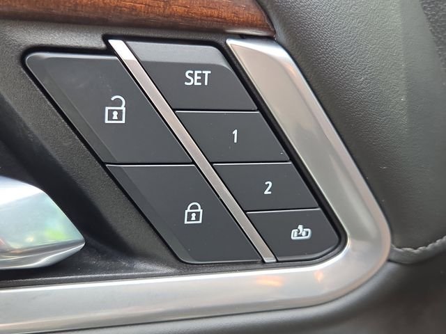 Used 2025 Onyx Black GMC Denali Ultimate image 16