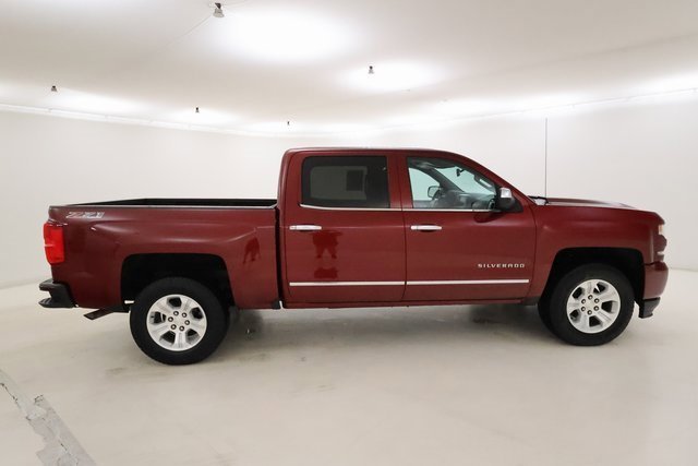 2017 Chevrolet Silverado 1500 LTZ photo 2