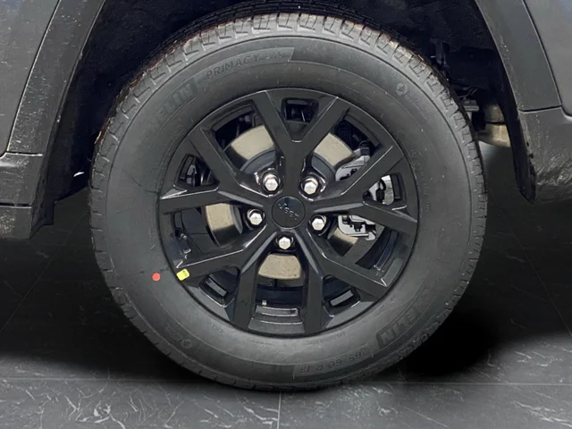 New 2026 Baltic Gray Metallic Clearcoat Jeep Altitude image 38