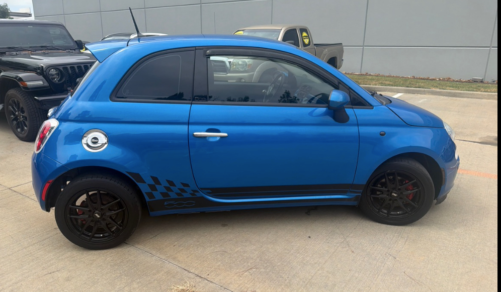 Used 2015 Blue FIAT Pop image 2