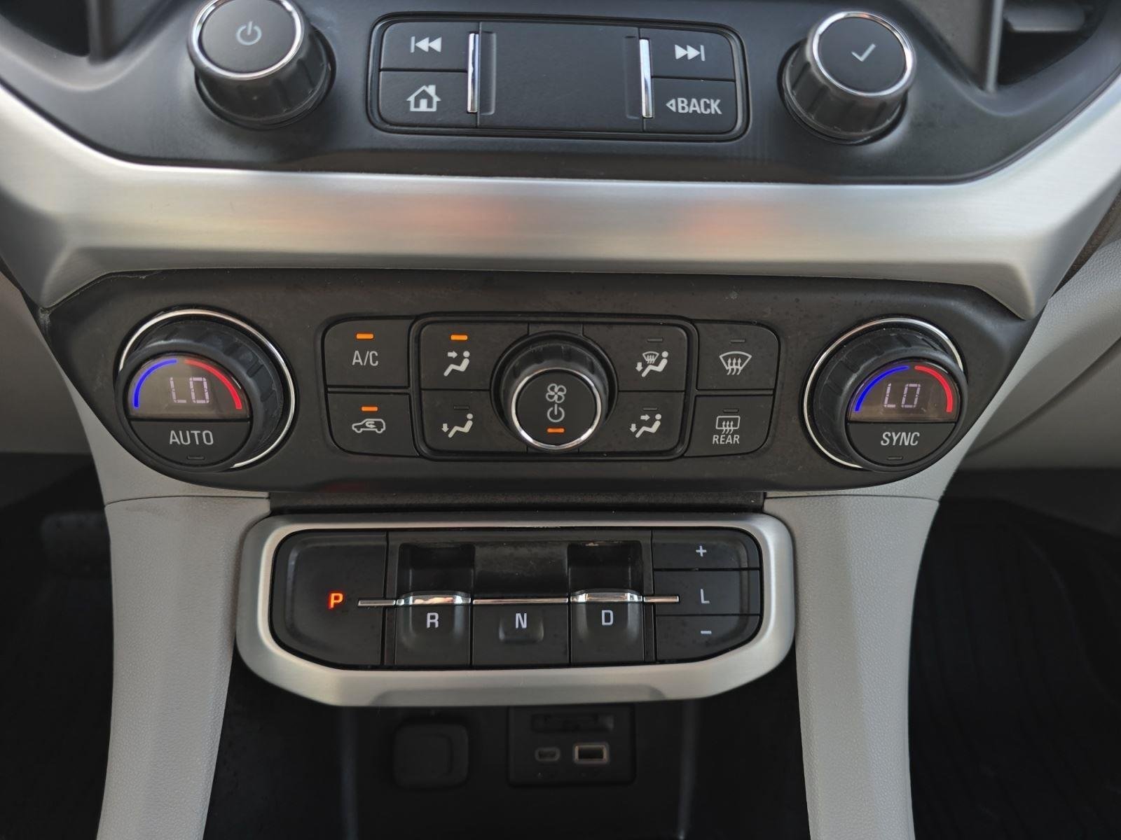 Used 2020 Dark Sky Metallic GMC SLT image 21