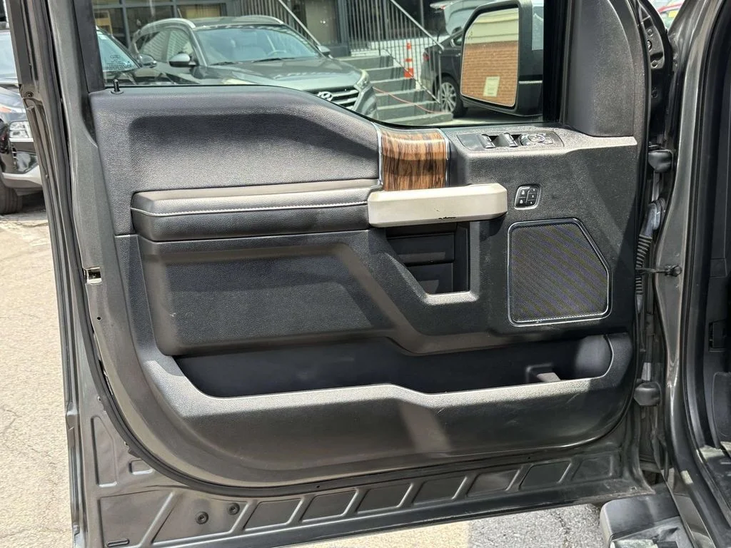 Used 2018 Gray Ford Lariat image 29