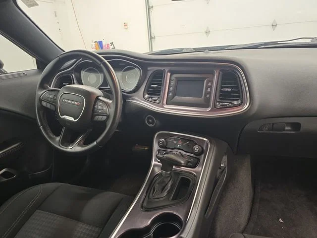 Used 2015 Pitch Black Clearcoat Dodge SXT image 12