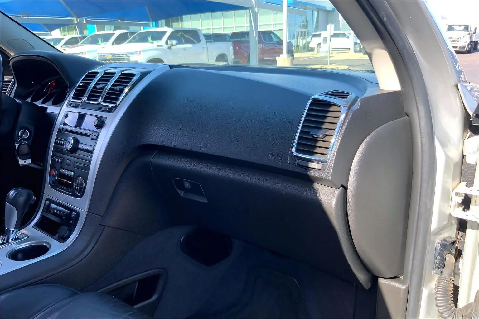 Used 2011 Quicksilver Metallic GMC SLT1 image 18