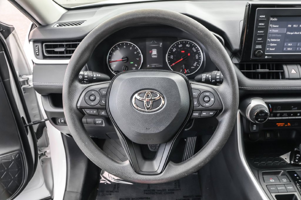 Used 2020 White Toyota XLE image 20