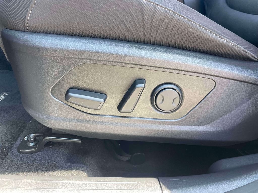 Used 2024 Black Hyundai SEL image 18