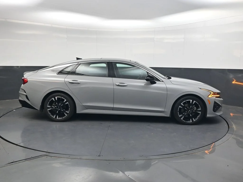 Used 2022 Gray Kia GT-Line image 3