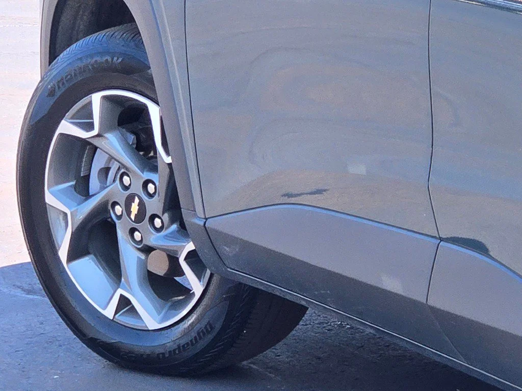 Used 2025 Cypress Gray Chevrolet LT image 15