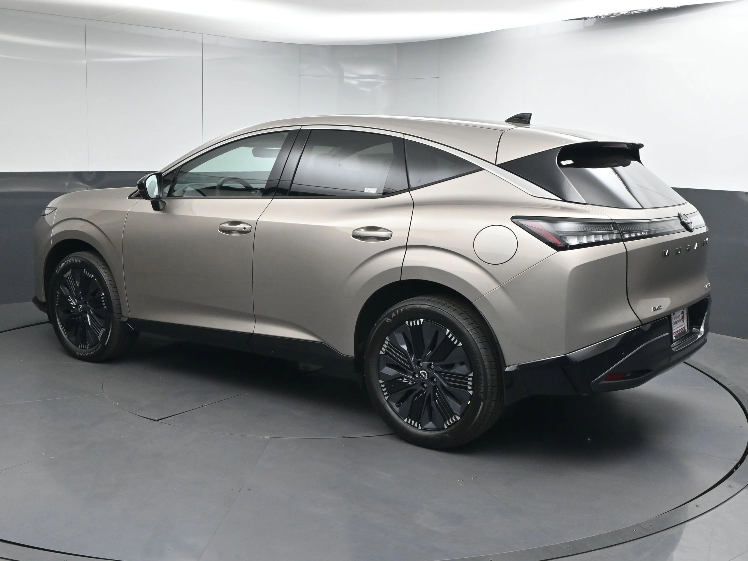 New 2026 Champagne Silver Metallic Nissan Platinum image 5
