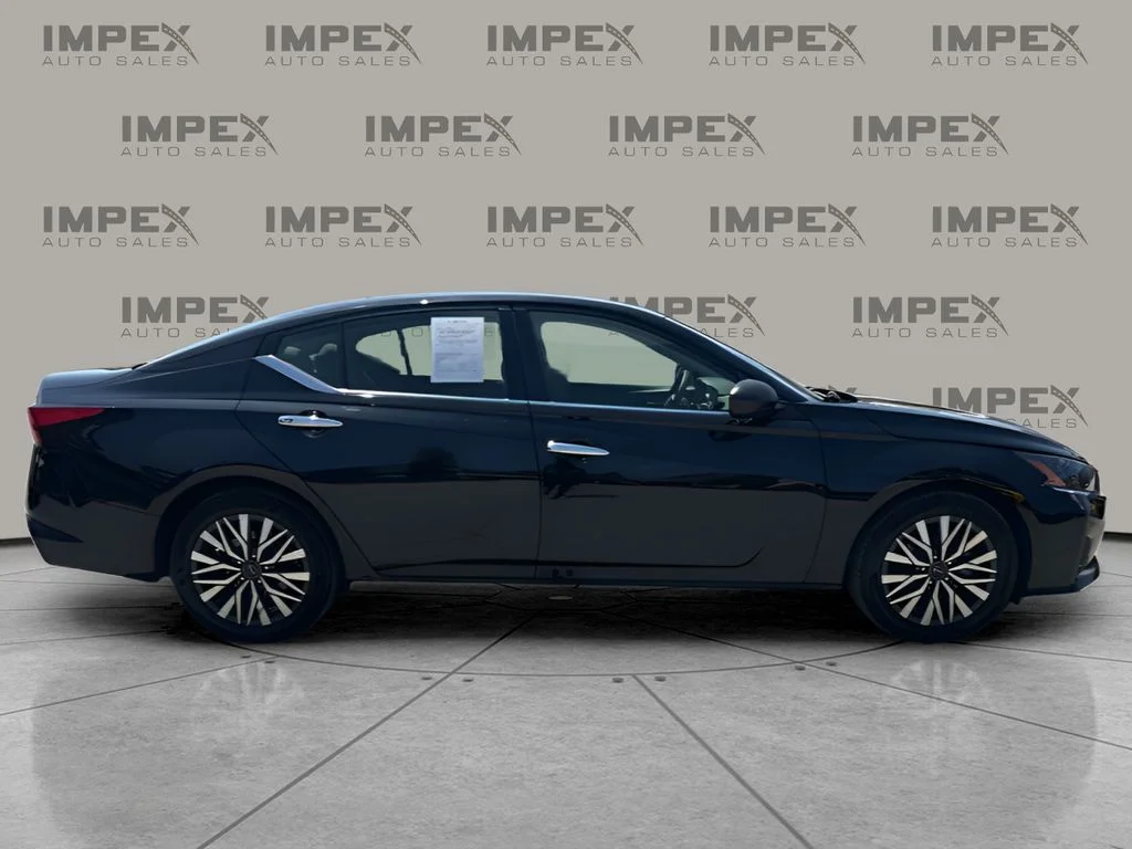 Used 2024 Black Nissan 2.5 SV image 6