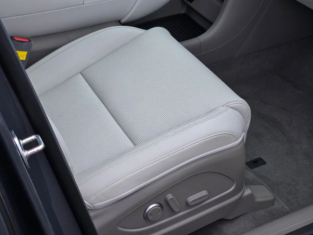 New 2026 Gray Pearl Hyundai SEL Premium image 8