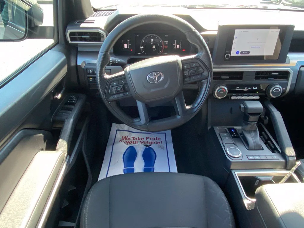 Used 2025  Toyota SR5 image 9