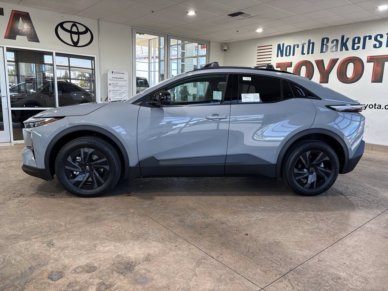 2026 Toyota C-HR SE - Photo 7