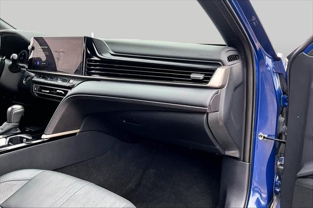 Certified Used 2025 RESERVOIR BLUE Toyota  image 18