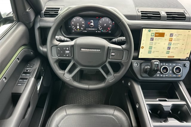 New 2026 Woolstone Green Land Rover X-Dynamic SE image 13