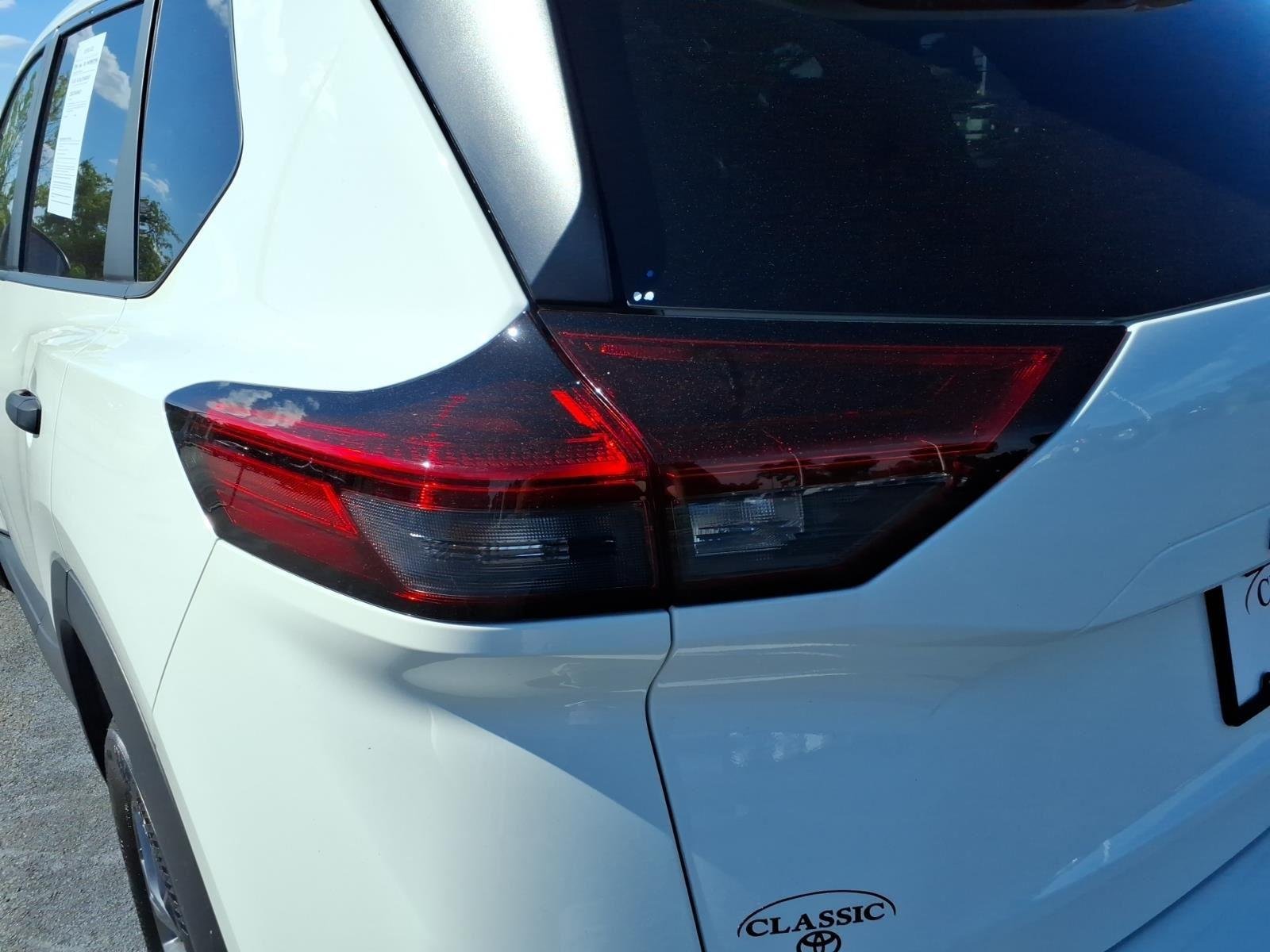 Used 2025 Glacier White Nissan S image 14