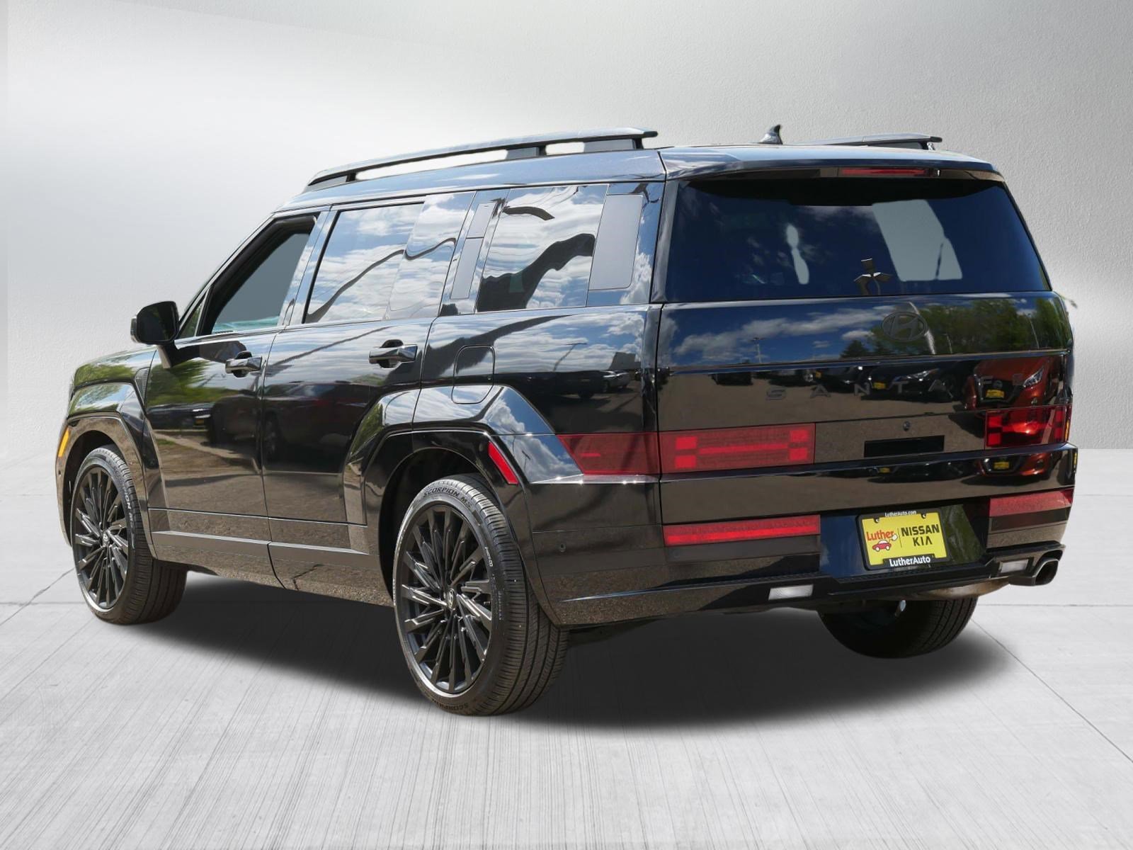 Used 2025 Phantom Black Hyundai Calligraphy image 5