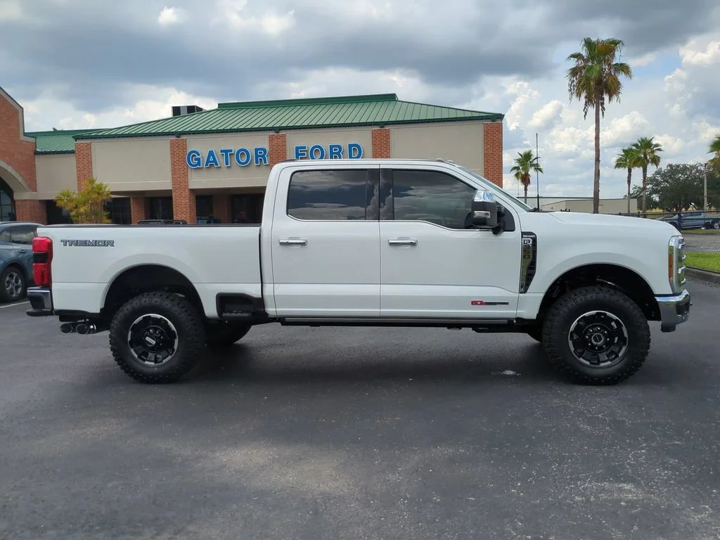 New 2026 Star White Metallic Tri-Coat Ford F-350® King Ranch® image 4