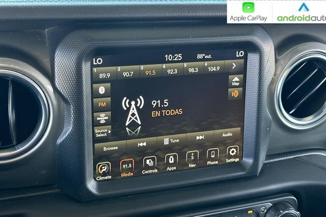 Used 2022 Silver Jeep Unlimited Sahara image 17